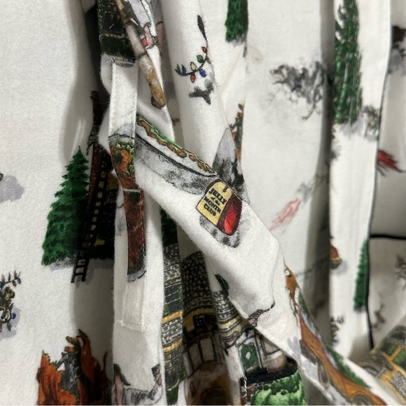 Pottery Barn National‎ Lampoon's Christmas Vacation™ Robe - Picture 3 of 9